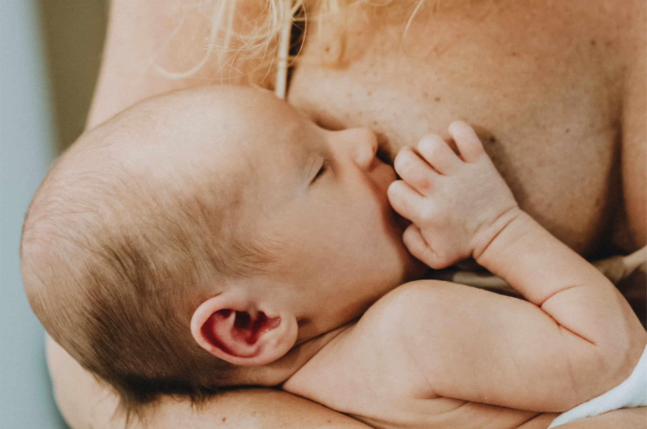 L'allaitement complique-t-il le sommeil de mon bébé ?