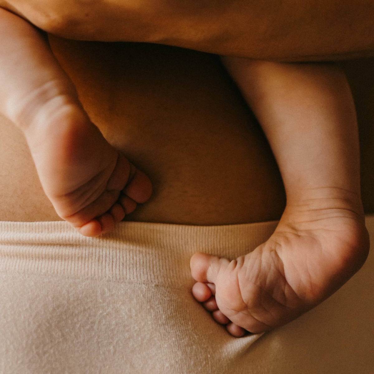 photographe peau a peau naissance grossesse alexandra murcia 02 scaled