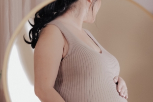 prendre soin de ses cheveux pendant la grossesse