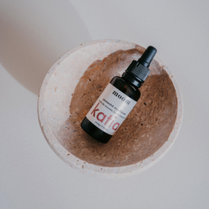 huile de noisette bio francaise equilibrante moom skincare